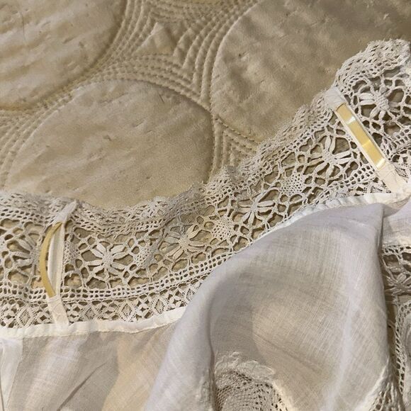 Antique thin white cotton lawn high neck long sleeve blouse with lace & pleats - Picture 12 of 14